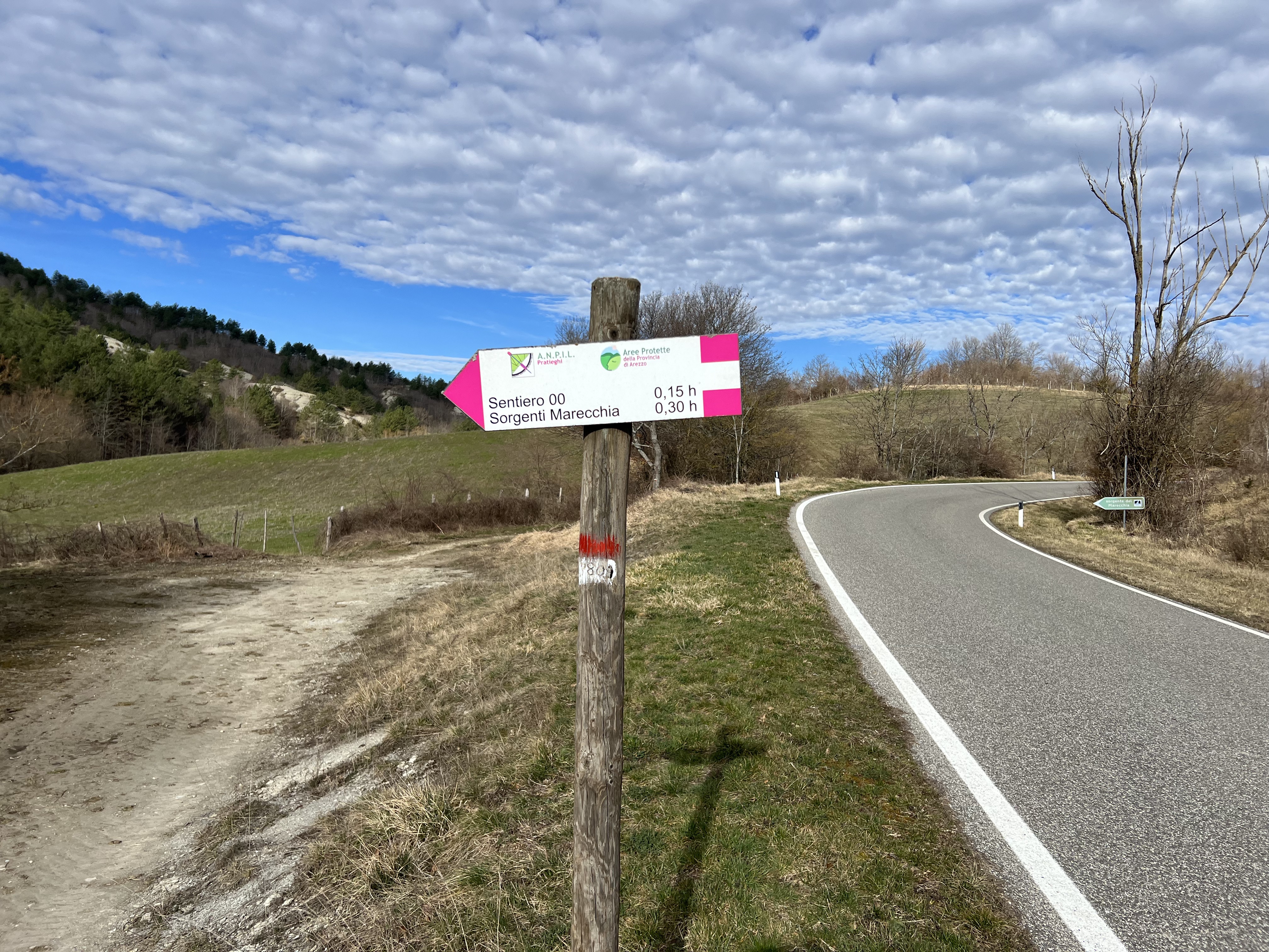 Deviazione a sinistra per il sentiero